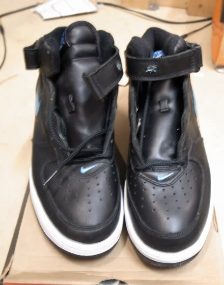 Nike Air Force 1 1997 Release “Jewel” Black/Carolina Blue NYC