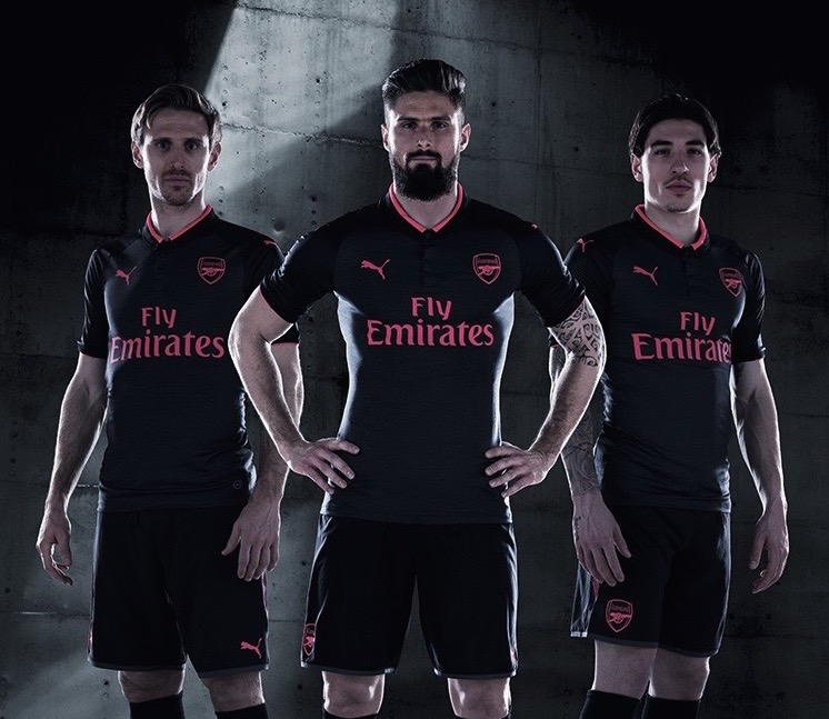 17AW_BTL_TRADE_TS_Football_Step-Out_xStanding-Trio-Arsenal | DeFY. New ...